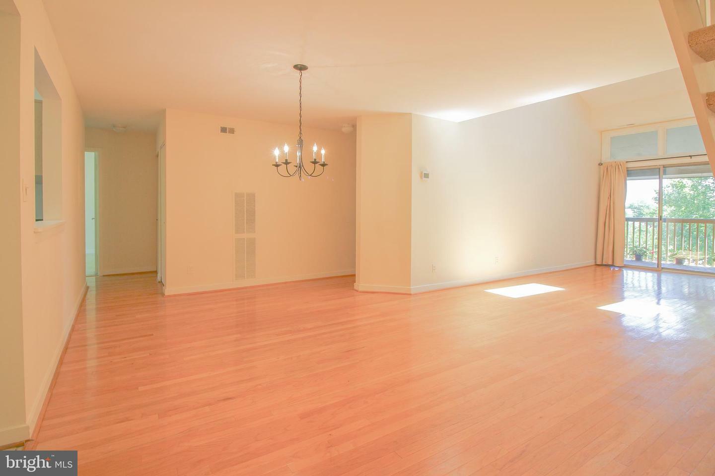 Property Photo:  2002 Quay Village Ct 202  MD 21403 