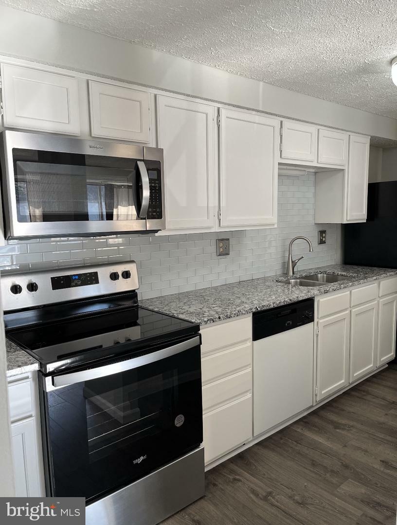 Property Photo: 17 Cranberry Court NJ 08053
