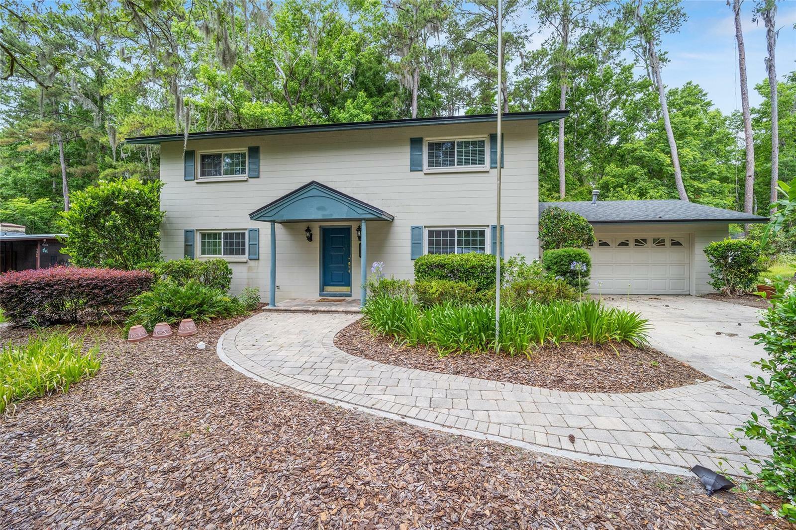 Property Photo:  1330 NW 25th Terrace  FL 32605 