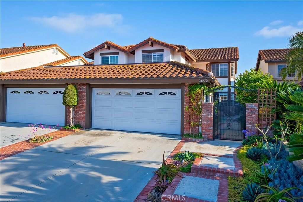 Property Photo:  24272 Juanita Drive  CA 92677 