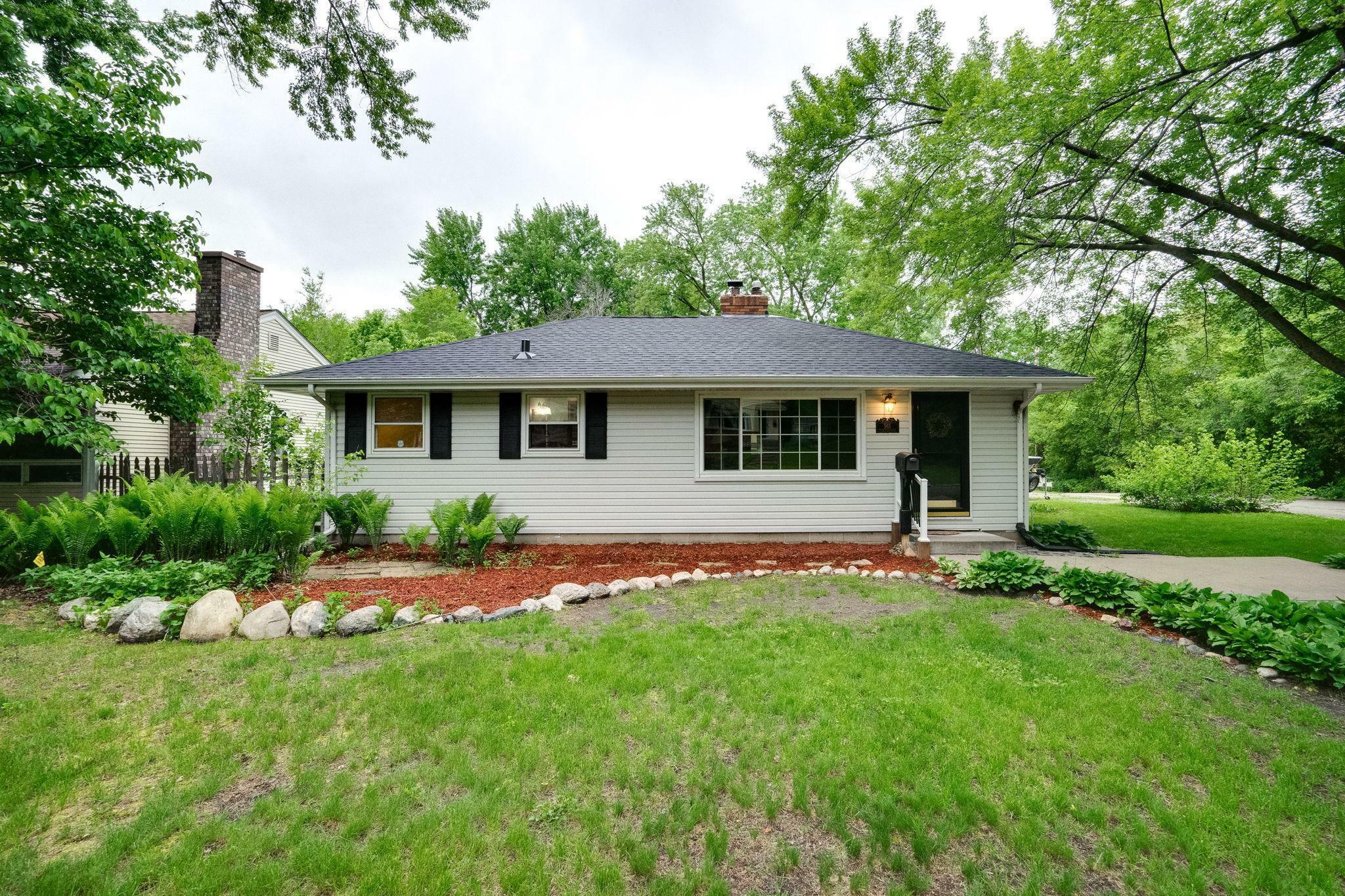 Property Photo: 565 Frontenac Place MN 55104