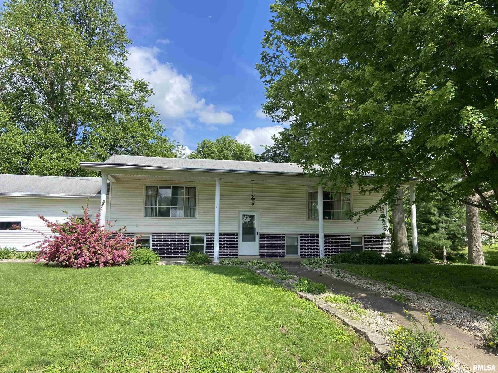 Property Photo:  224 N Jefferson Street  IL 61501-8895