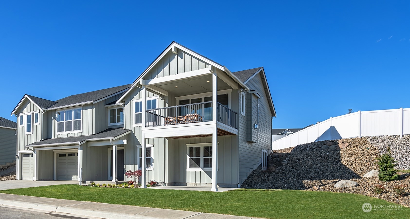 Property Photo: 661 S Juli Avenue WA 98802