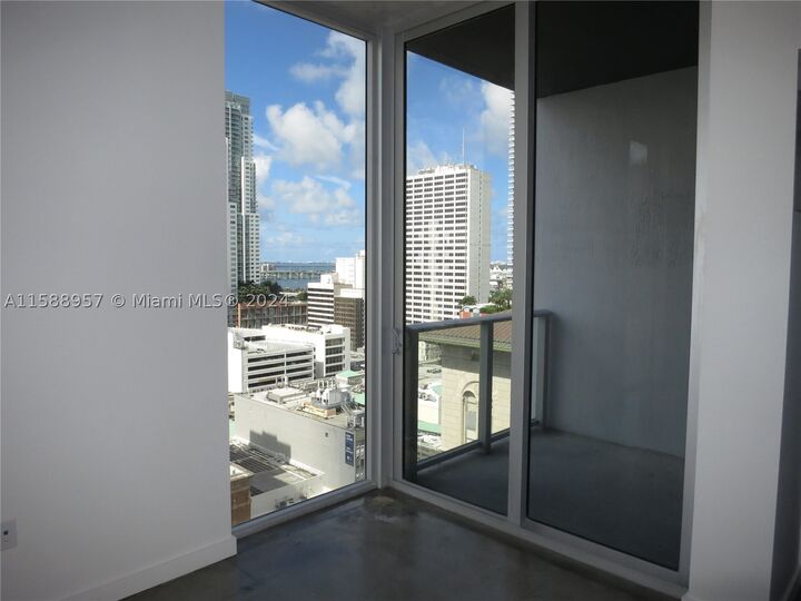 Property Photo:  151 SE 1 St 1704  FL 33131 