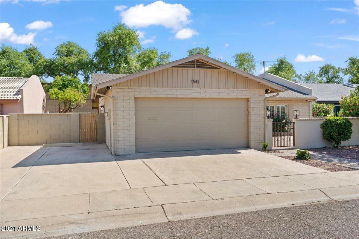 Property Photo:  1541 W Glenn Drive  AZ 85021 