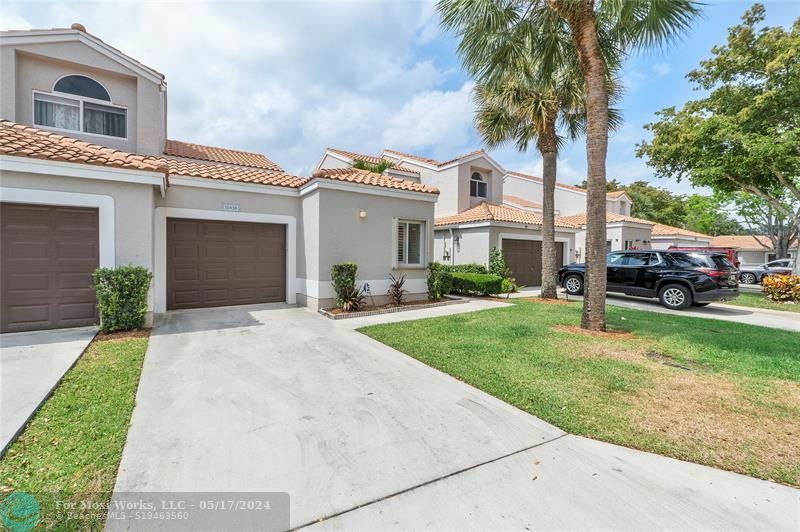 Property Photo:  10459 Lake Vista Cir 10459  FL 33498 