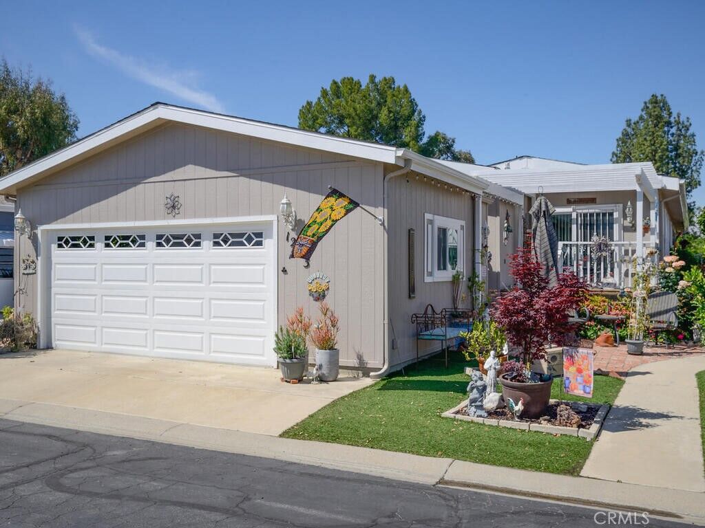 Property Photo: 1233 Lodgepole Drive CA 92545