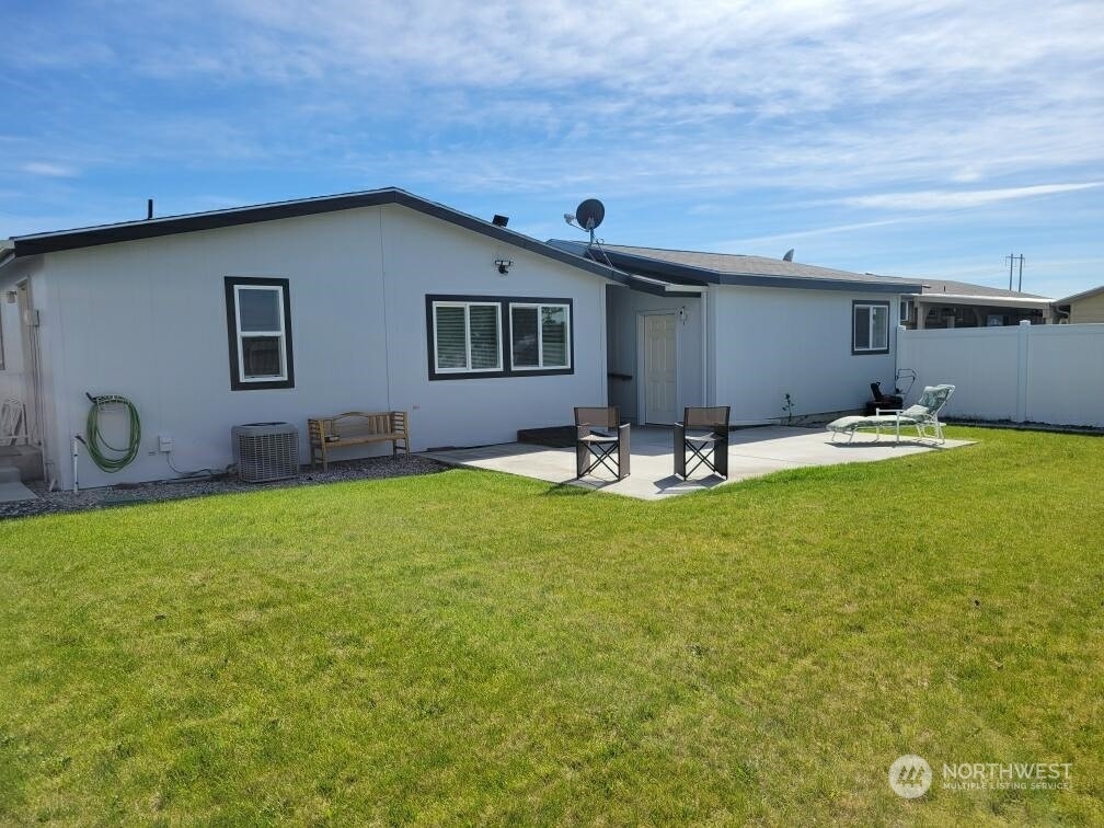 Property Photo:  1701 E Burr Avenue 20  WA 98837 