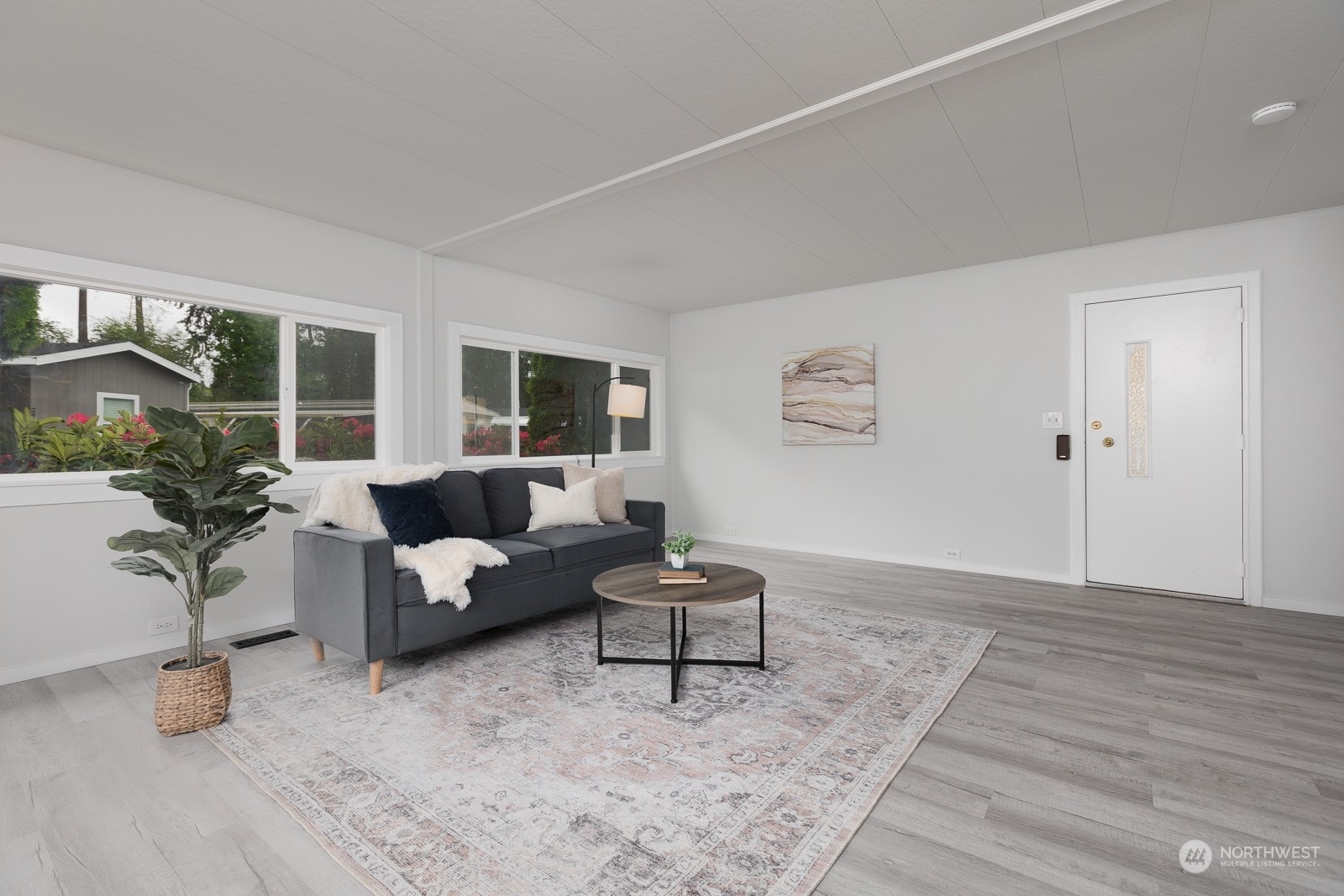 Property Photo: 2101 S 324th Street 324 WA 98003