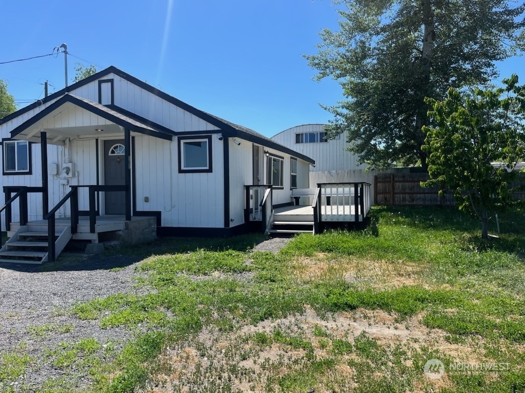 Property Photo:  167 Moses Lake Avenue  WA 98851 