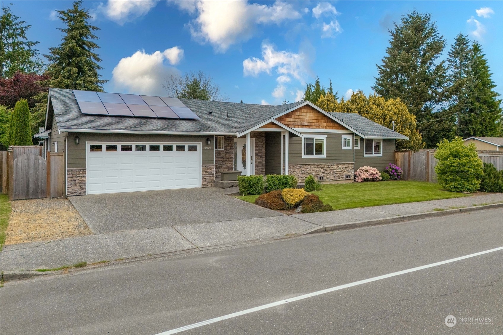 Property Photo:  6005 70th Street NE  WA 98270 