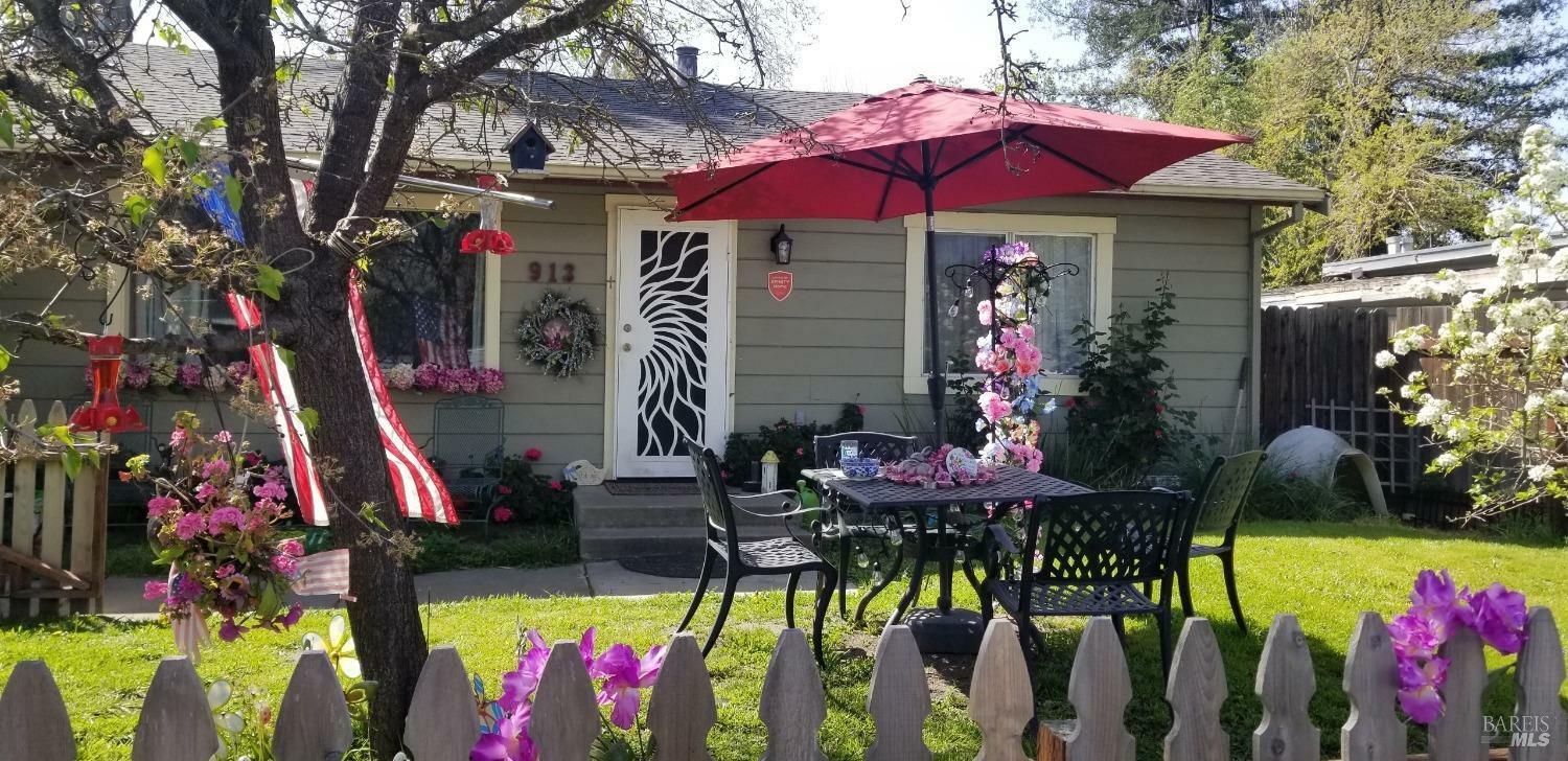 Property Photo: 913 Olive Street CA 95407