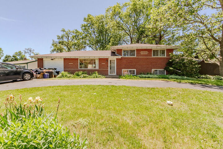 893 E Capri Drive  Palatine IL 60074 photo