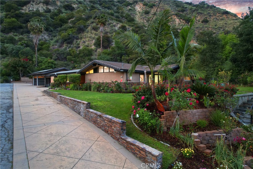 Property Photo:  2225 Canyon Road  CA 91006 