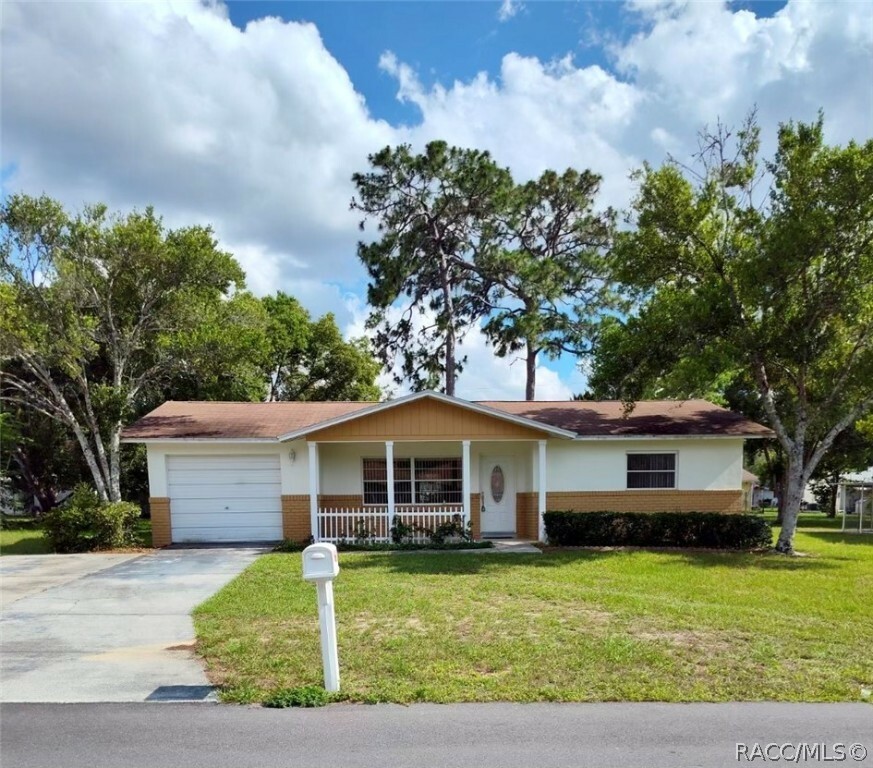 Property Photo:  6 Montana Street  FL 34465 