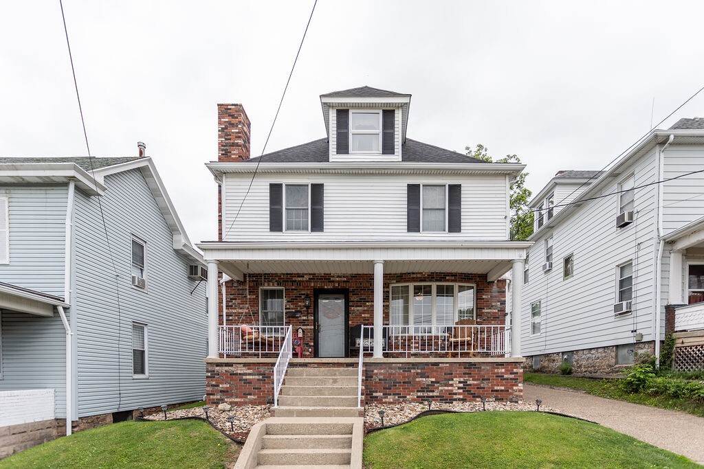 Property Photo: 402 E Washington Avenue PA 15425