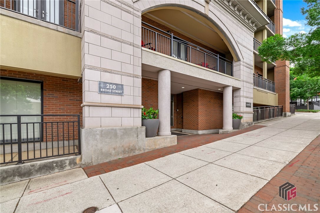 Property Photo:  250 W Broad Street 601  GA 30601 