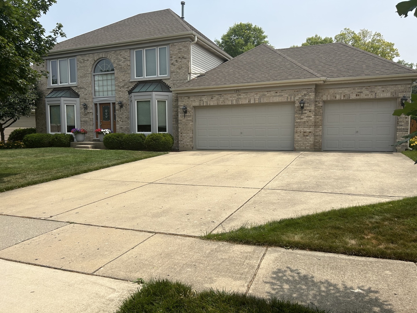 Property Photo:  1251 Montclaire Place  IL 60173 