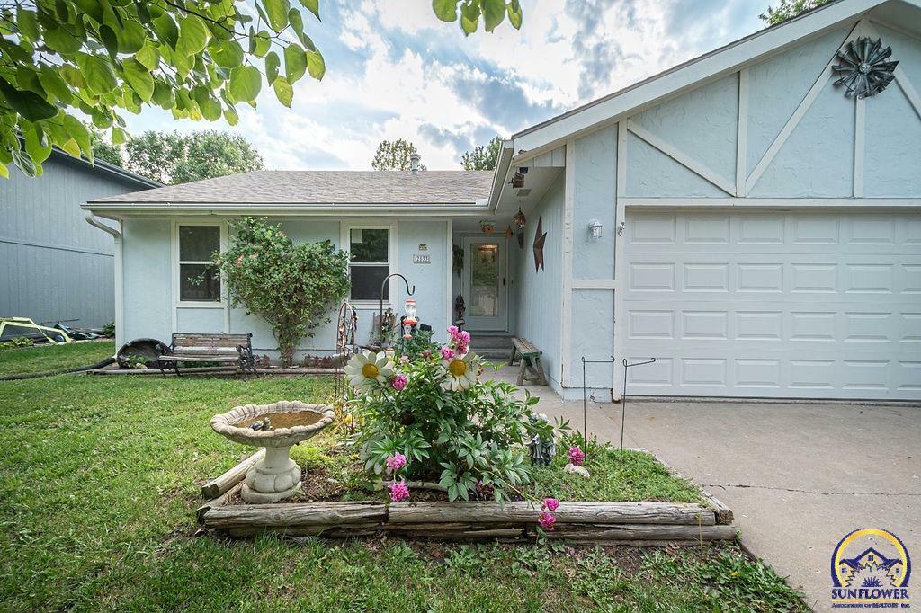 Property Photo:  2533 SW Ancaster Rd  KS 66614 