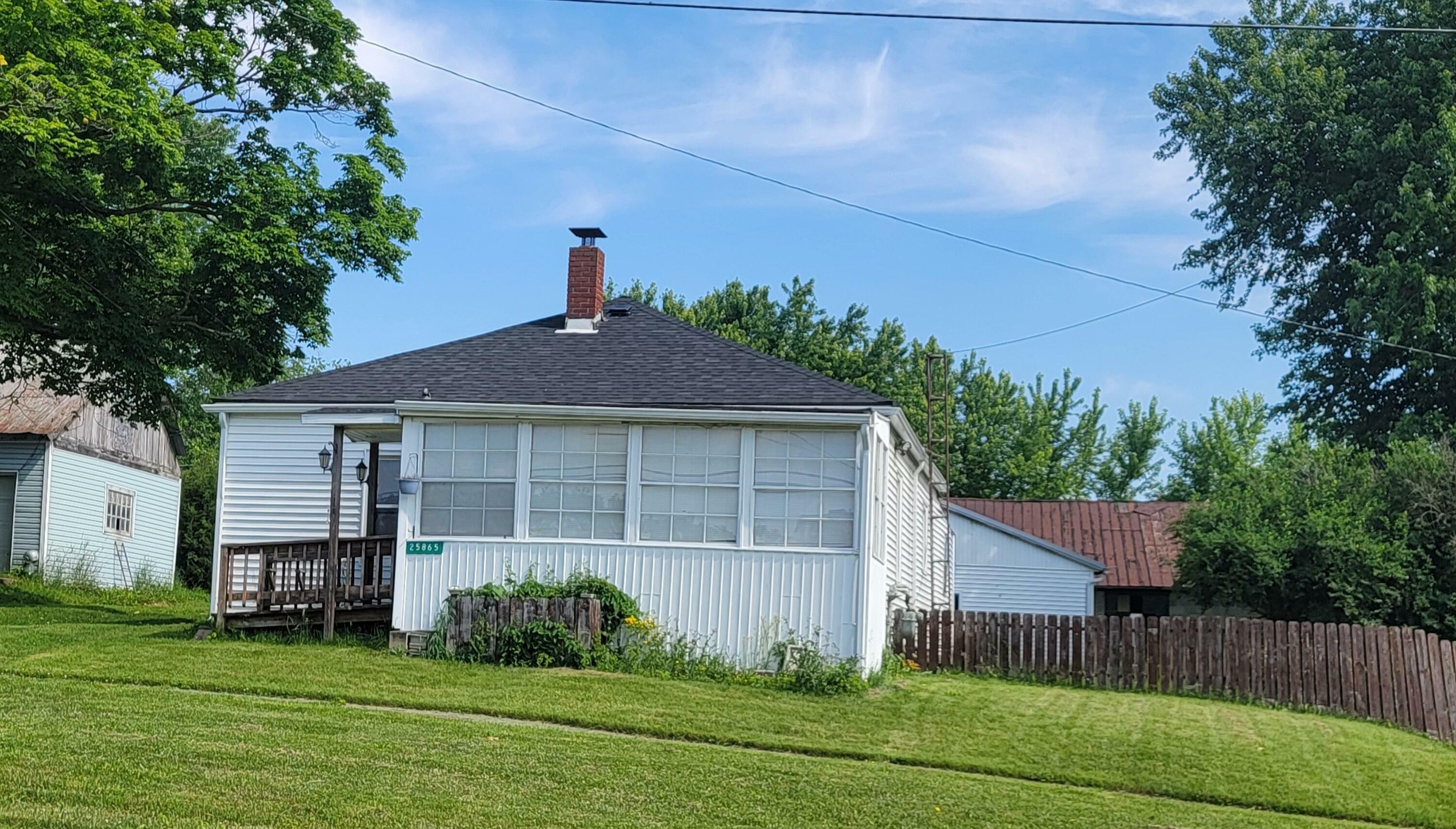 Property Photo:  25865 New Guilford Road  OH 43005 