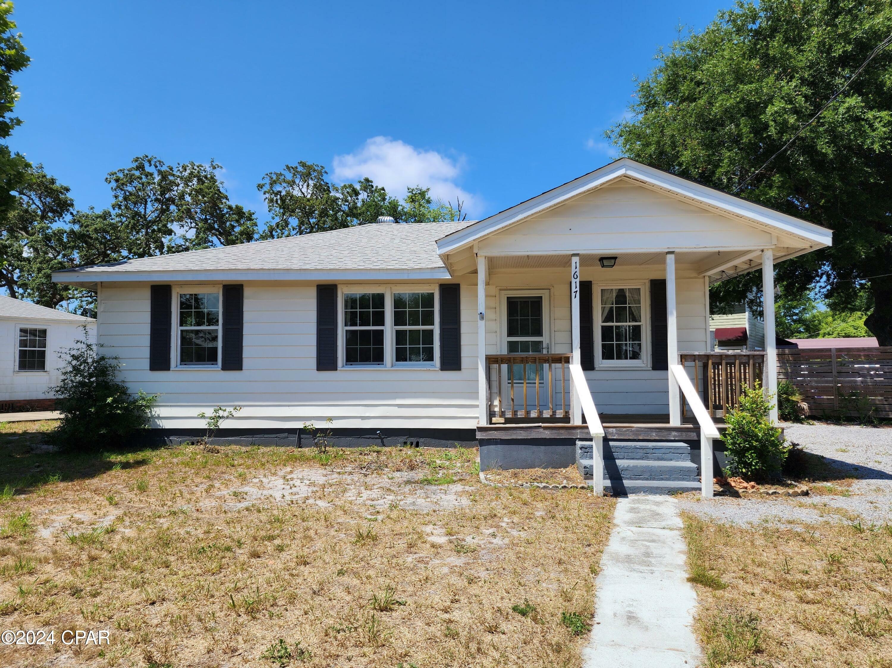Property Photo: 1617 Billings Avenue FL 32401