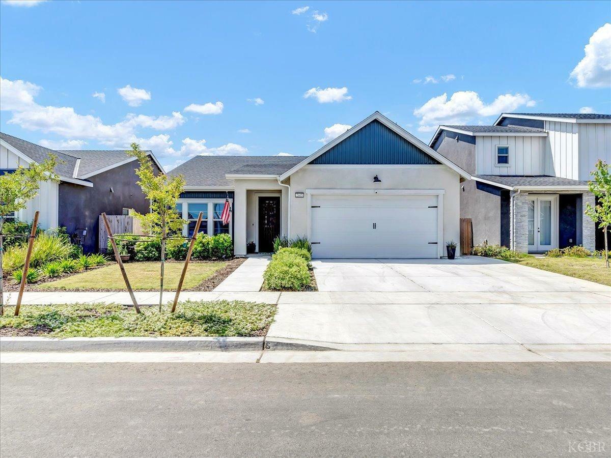 Property Photo: 2605 W Mallard Lane CA 93230