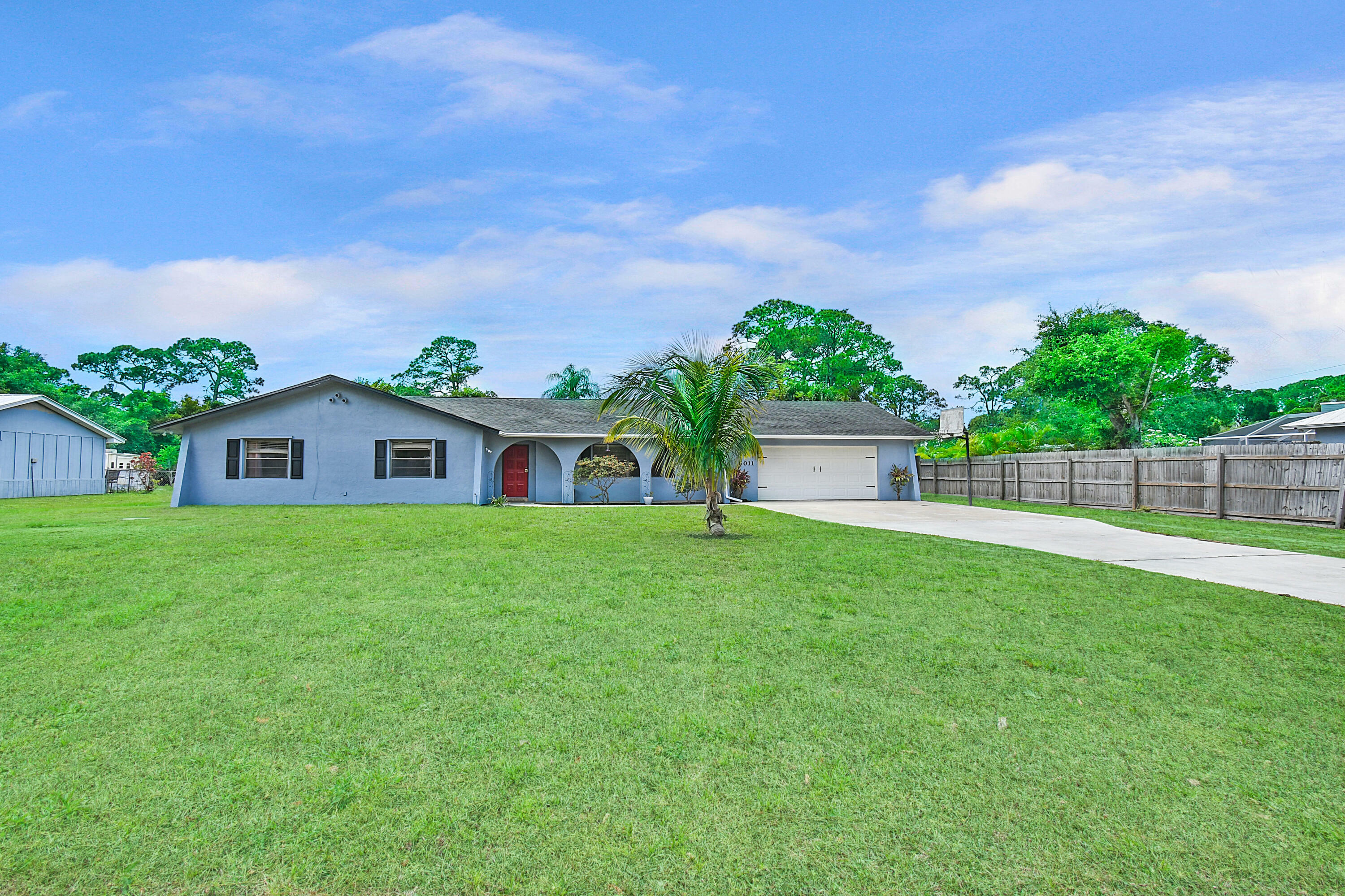 Property Photo:  6011 Pinetree Drive  FL 34982 