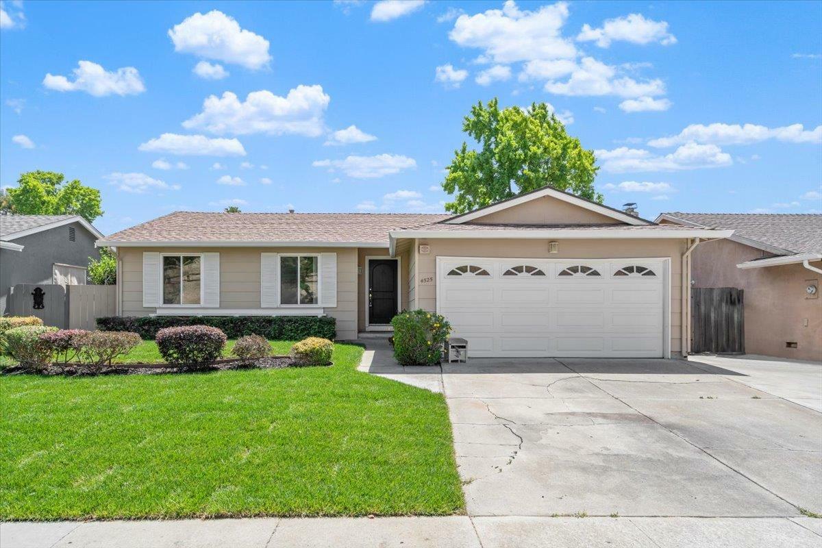 Property Photo: 4525 Houndshaven Way CA 95111