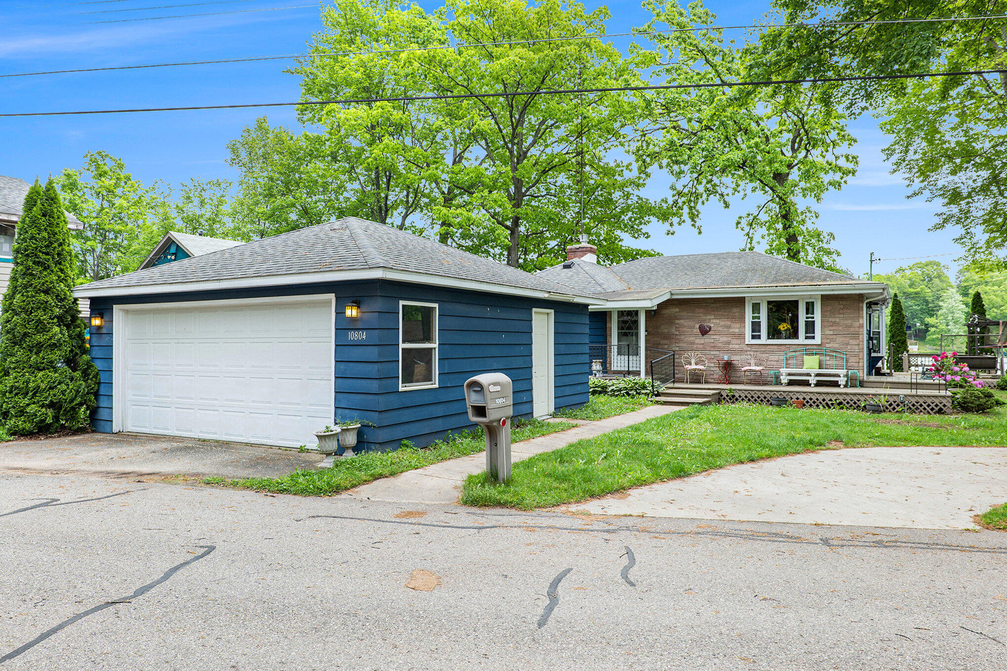 Property Photo:  10804 Riverview Drive  MI 49307 