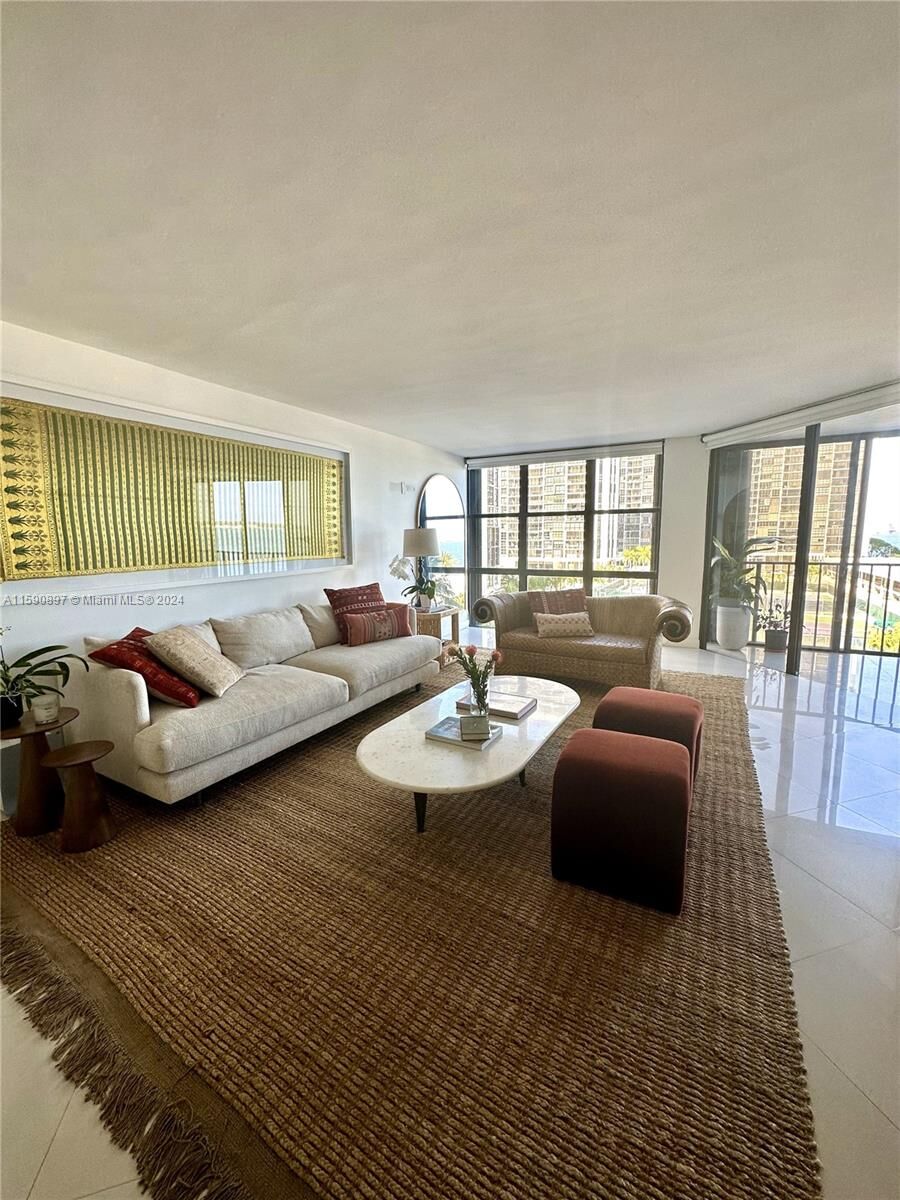 Property Photo:  1925 Brickell Ave 606  FL 33129 