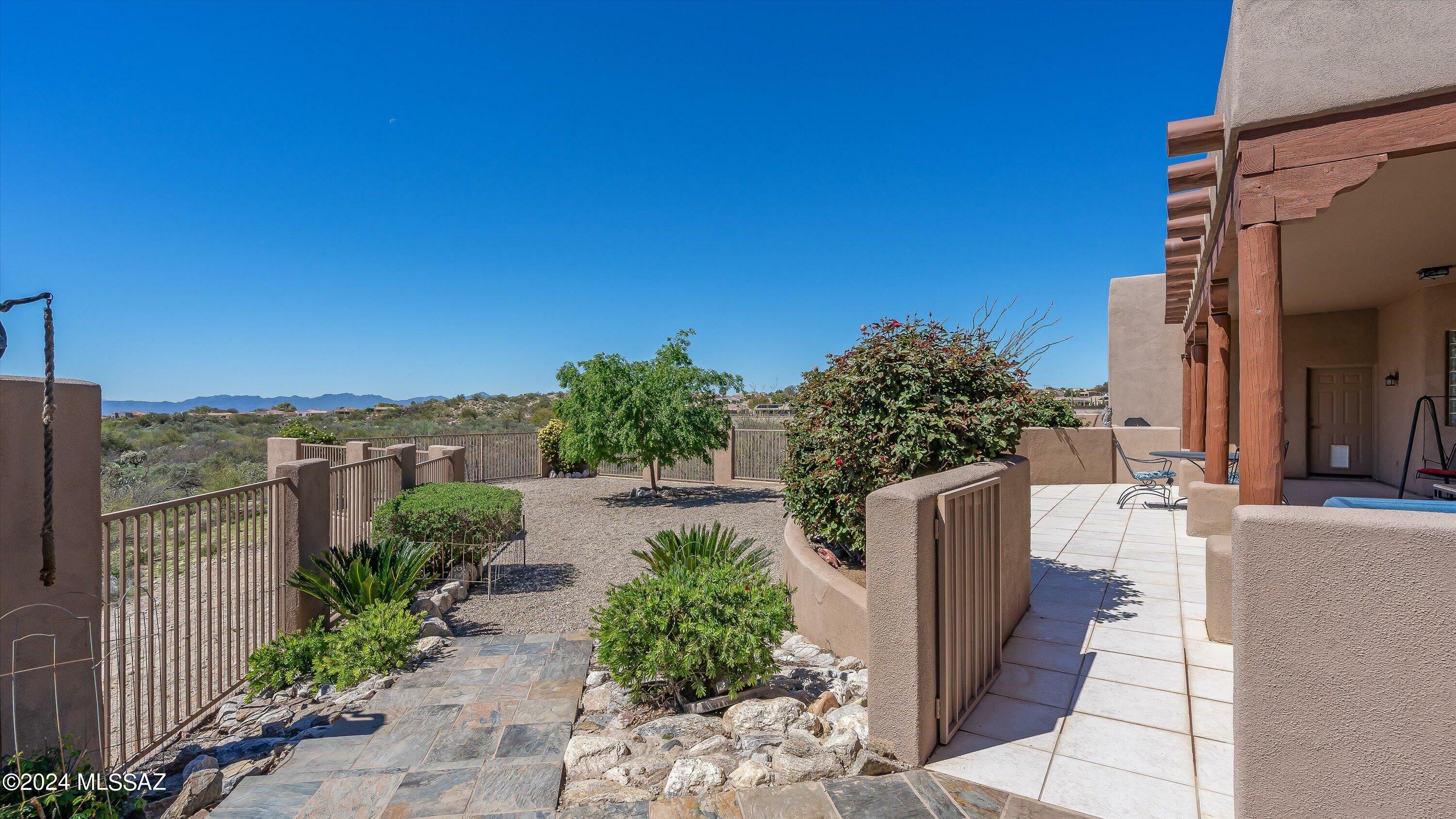 Property Photo:  11651 N Copper Mountain Drive  AZ 85737 