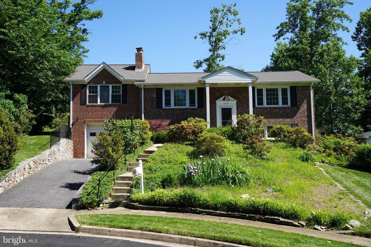 Property Photo:  8214 Old Oaks Drive  VA 22152 