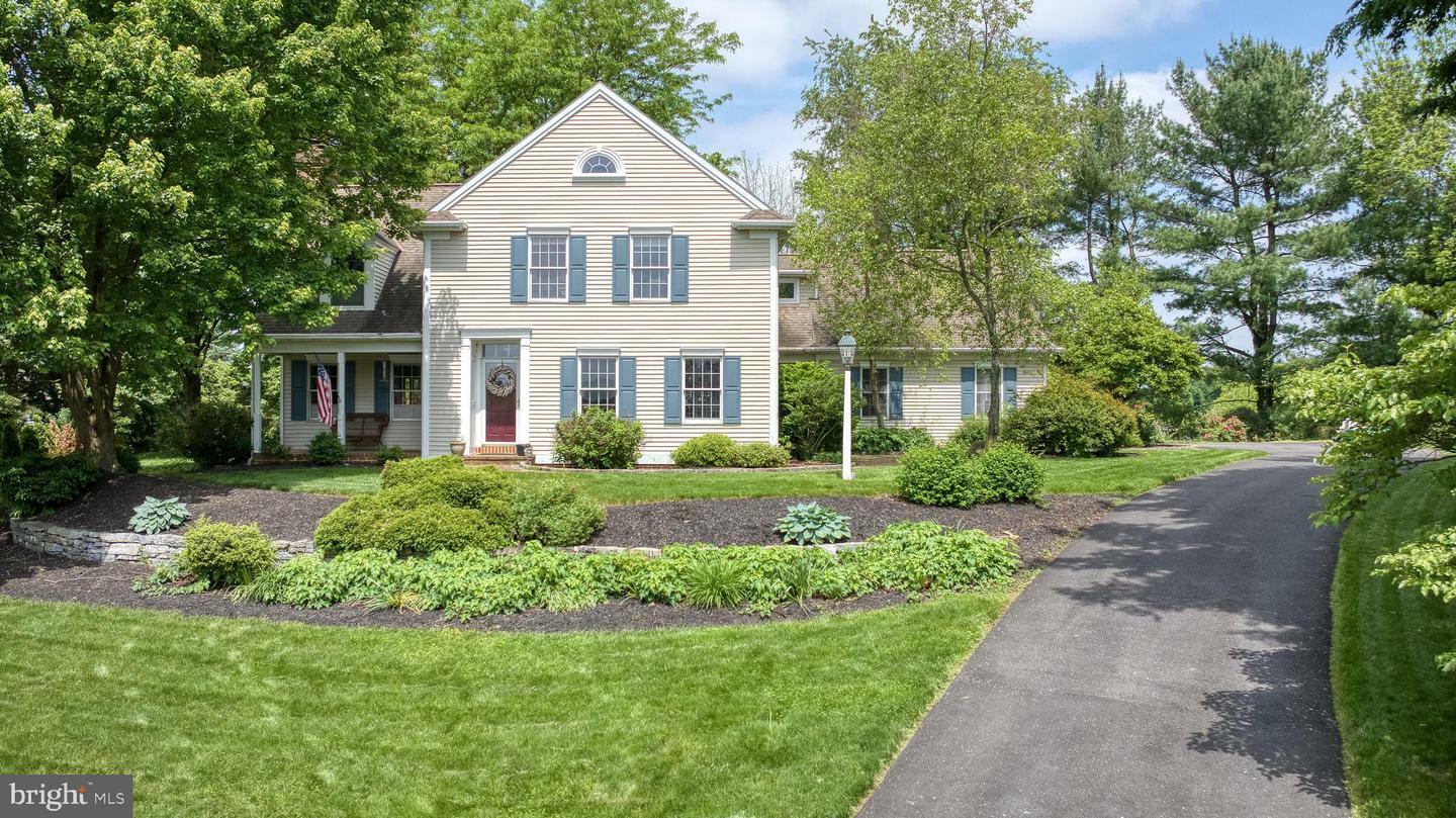 Property Photo:  2054 Wynfield Drive  PA 17601 