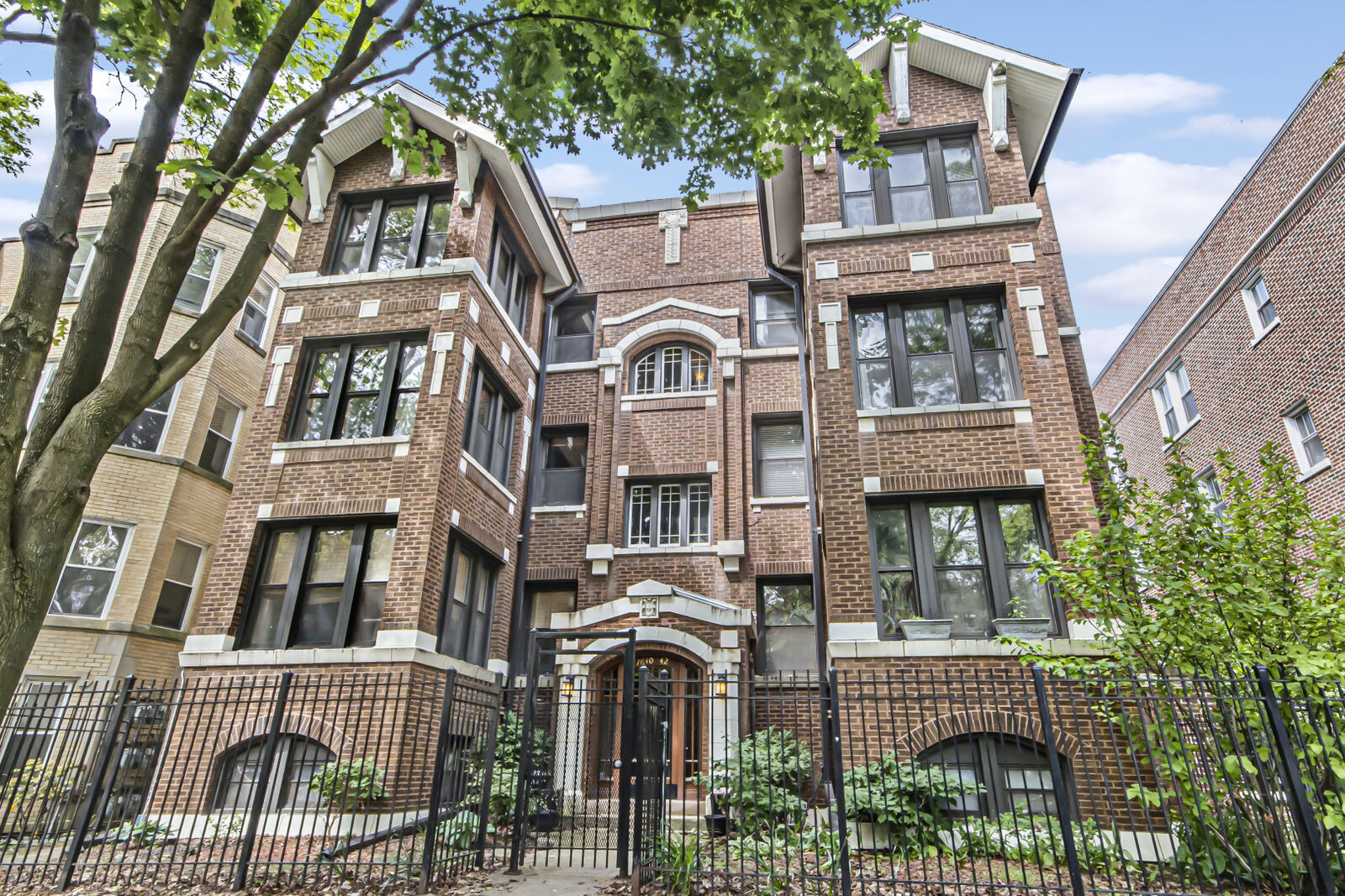 Property Photo:  7640 N Greenview Avenue 3S  IL 60626 