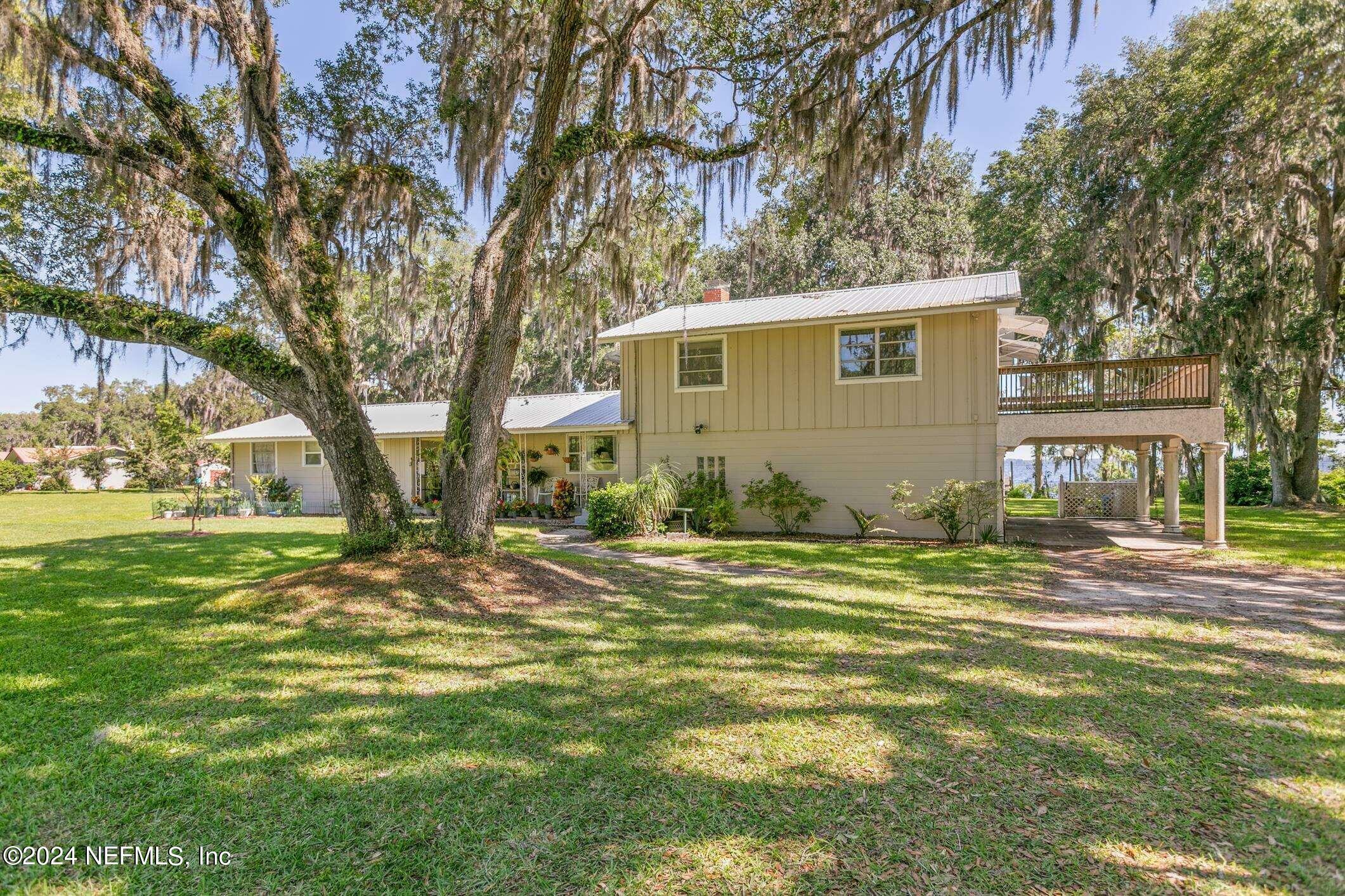 Property Photo:  105 Union Avenue  FL 32112 