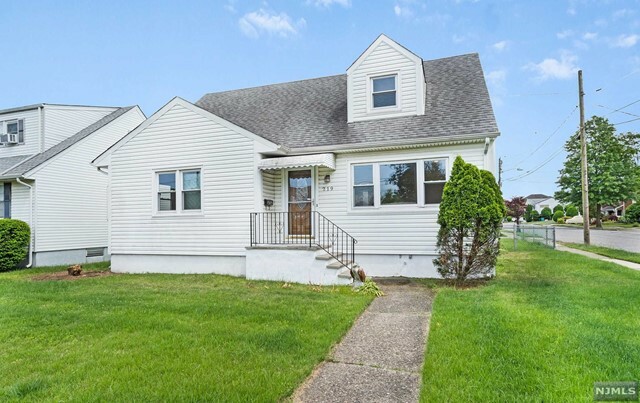 Property Photo:  219 Darwin Avenue  NJ 07070 