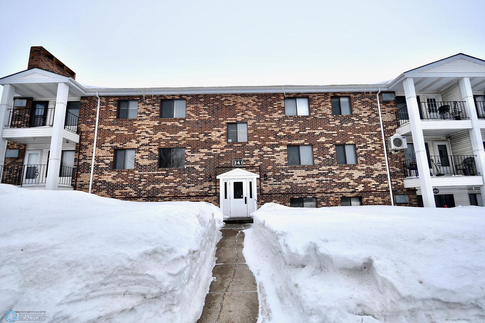 Property Photo: 341 Prairiewood Circle S 301 ND 58103