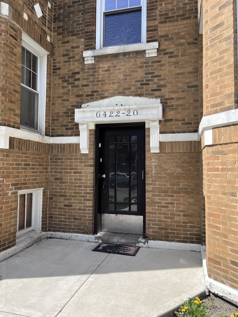 Property Photo:  6420 S Rockwell Street 2N  IL 60629 