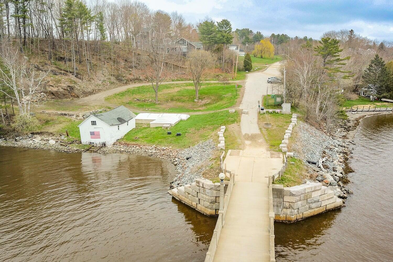 Property Photo:  17 Footbridge Road  ME 04915 