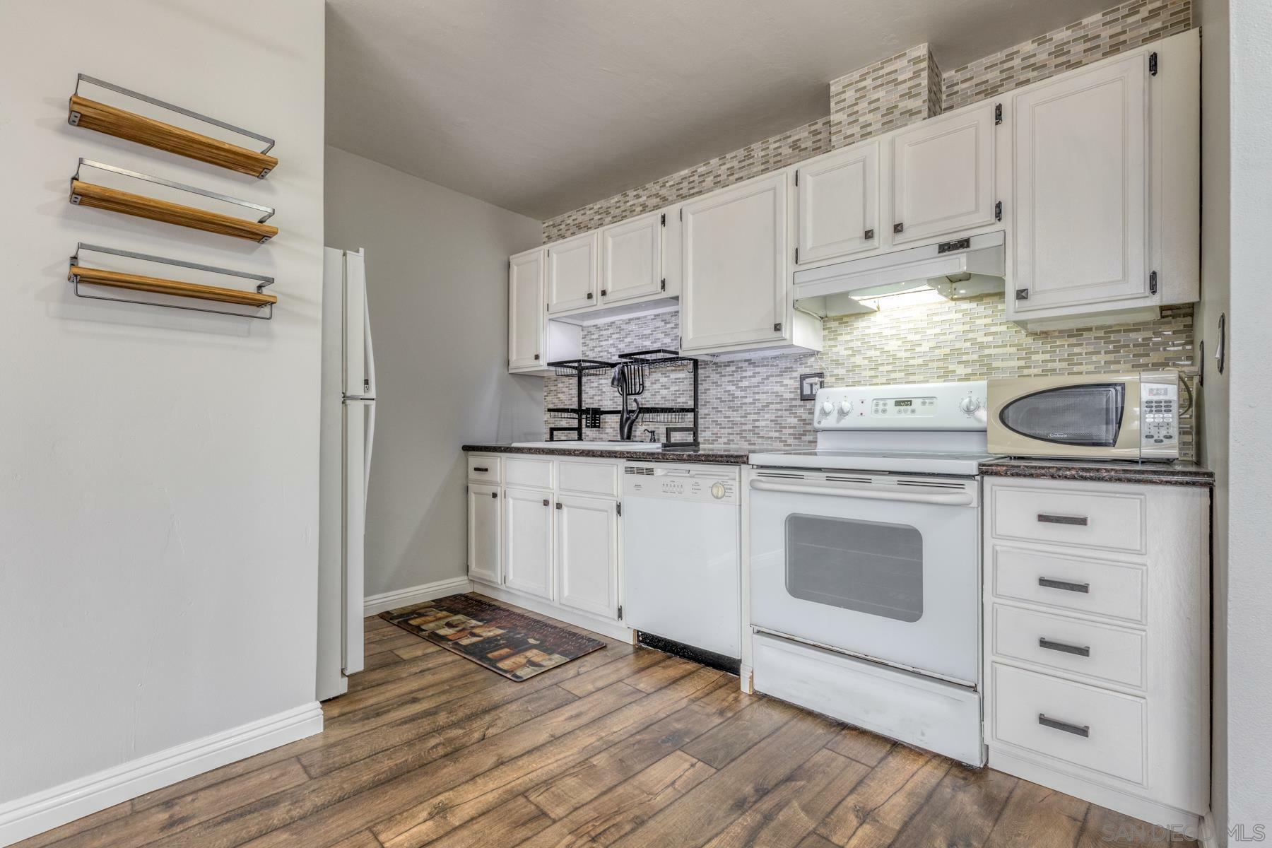 Property Photo: 3050 Rue D'Orleans 461 CA 92110