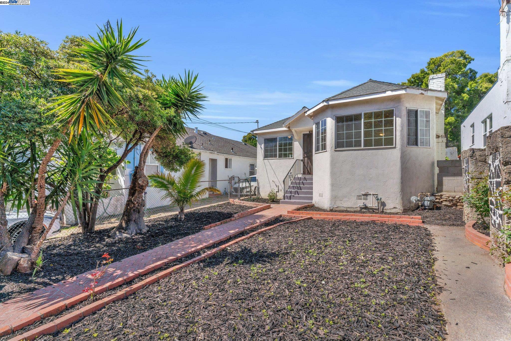 Property Photo:  7001 Lacey Ave  CA 94605 