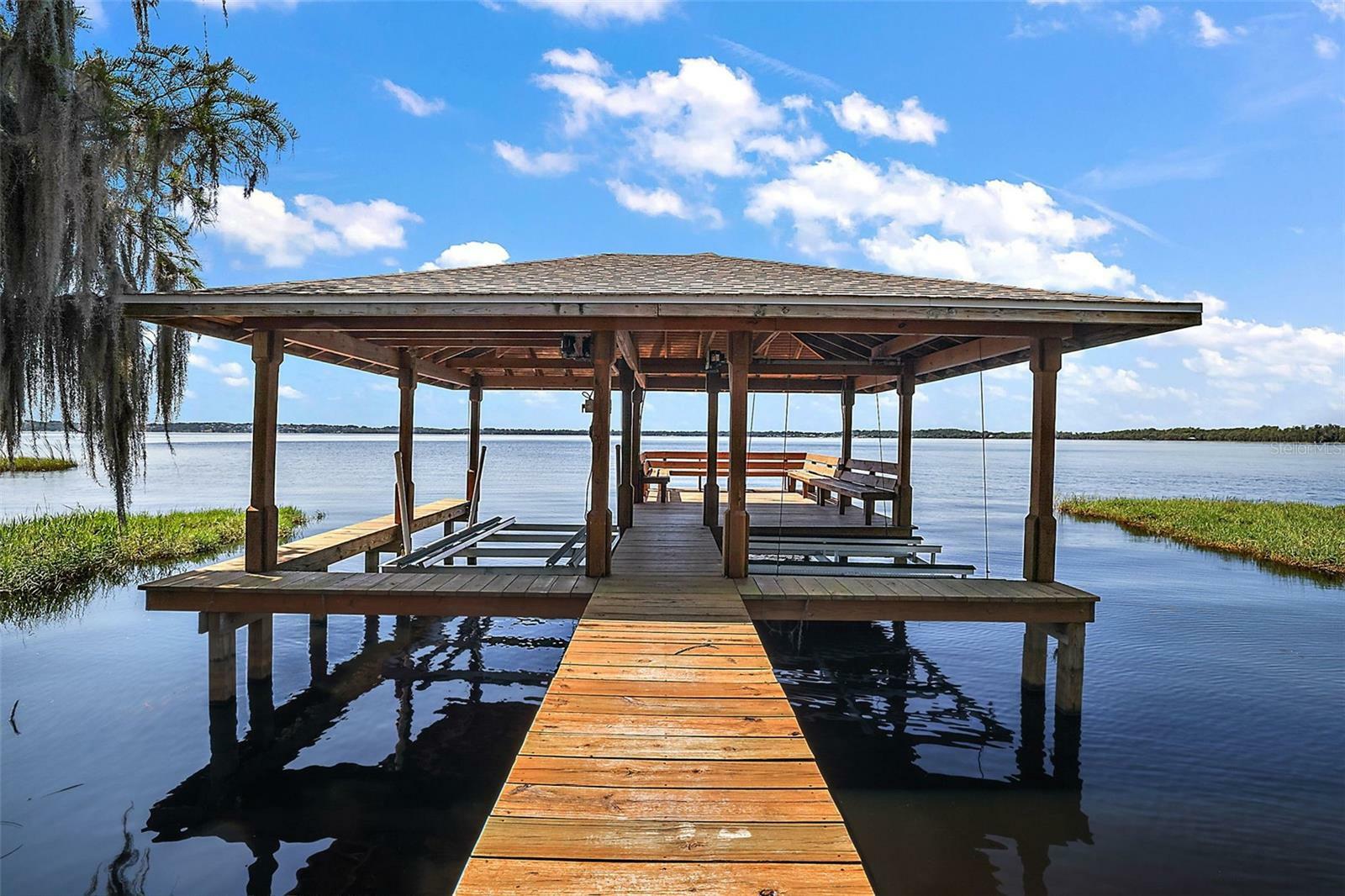 Property Photo:  1261 W Lakeshore Drive  FL 34711 