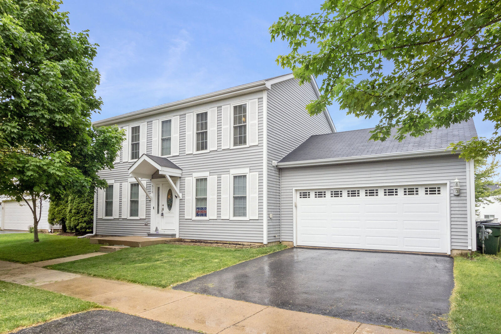 Property Photo: 518 Truman Drive IL 60543