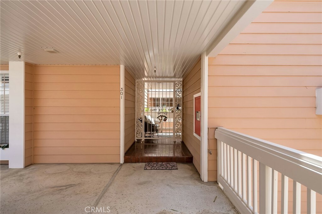 Property Photo: 4338 Redwood Avenue B301 CA 90292