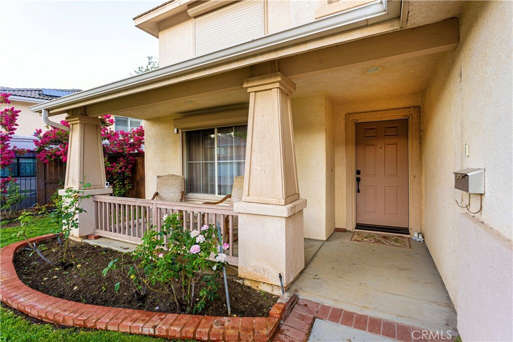 Property Photo:  28616 Black Oak Lane  CA 91384 