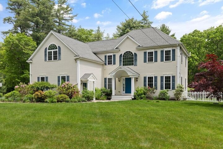 Property Photo:  89 S Walpole St  MA 02067 