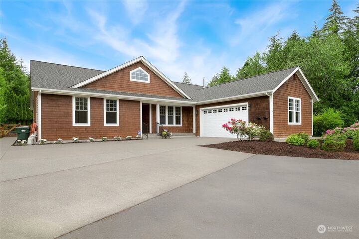 Property Photo:  8840 Hunter Point Road NW  WA 98502 