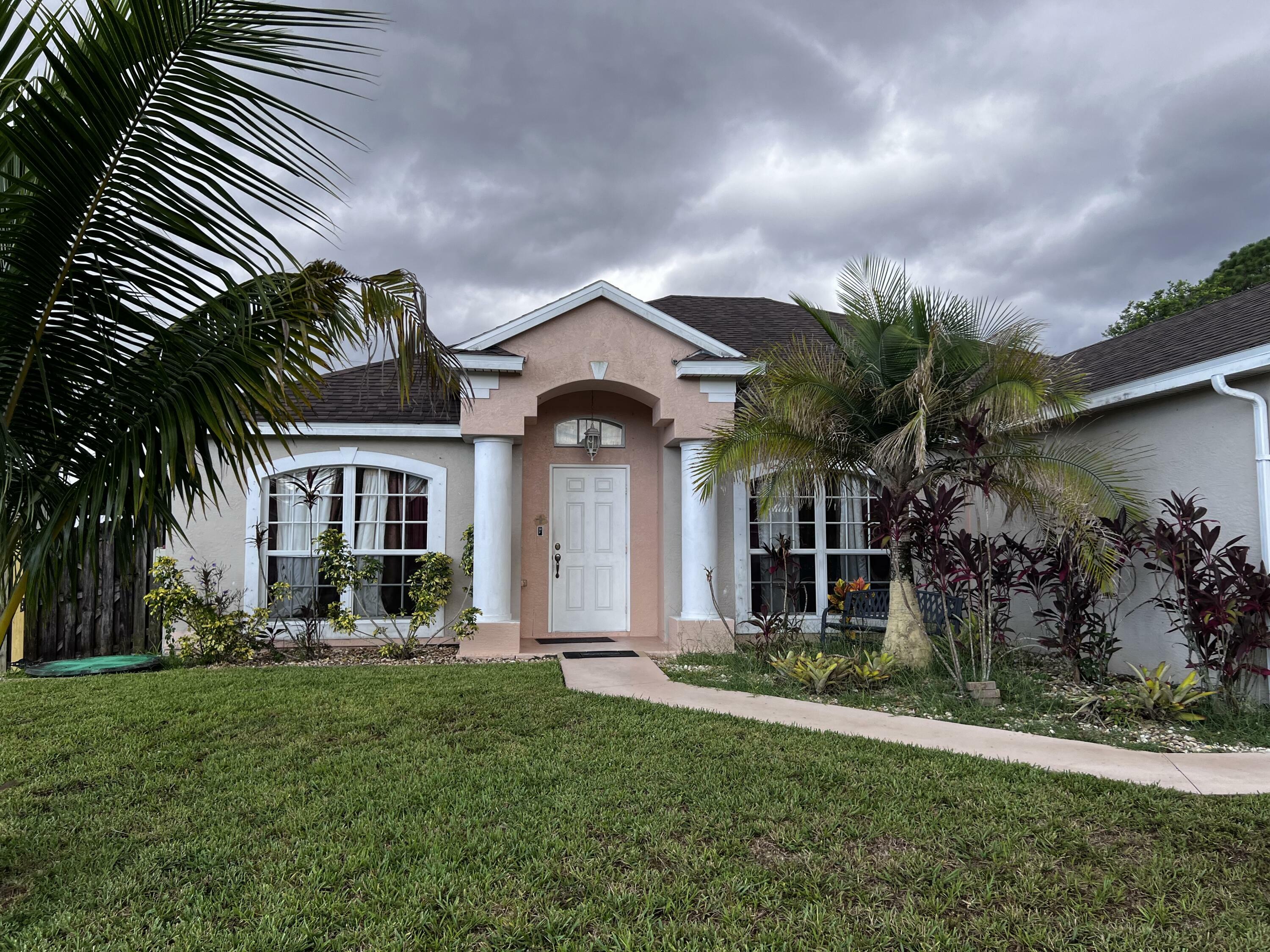 Property Photo: 949 NW Bayshore Boulevard FL 34983
