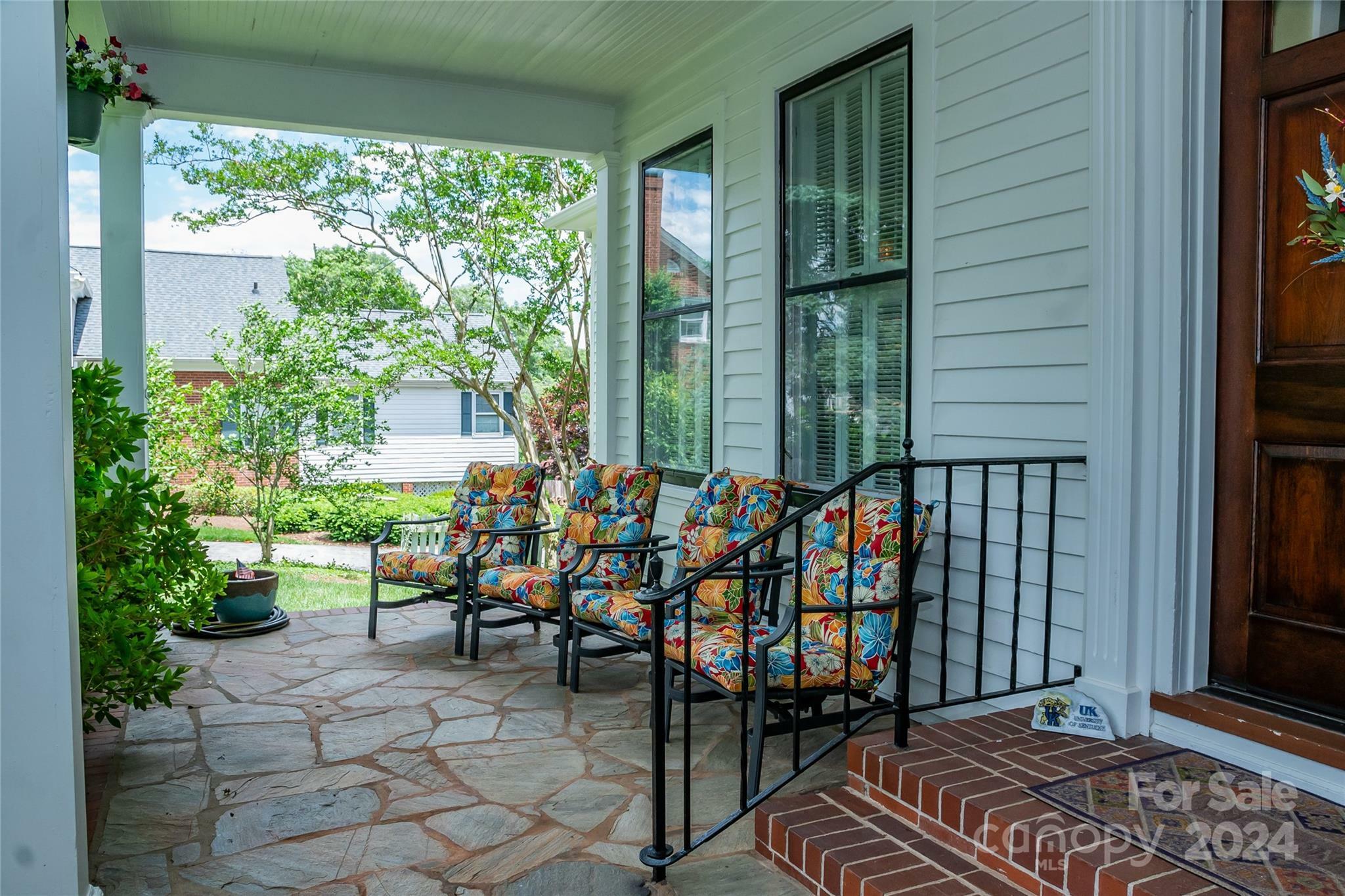 Property Photo:  505 W Union Street  NC 28655 