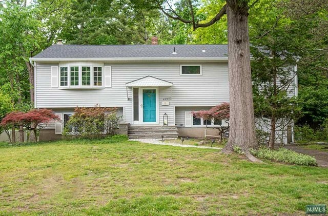 Property Photo:  423 Birchtree Lane  NJ 07647 